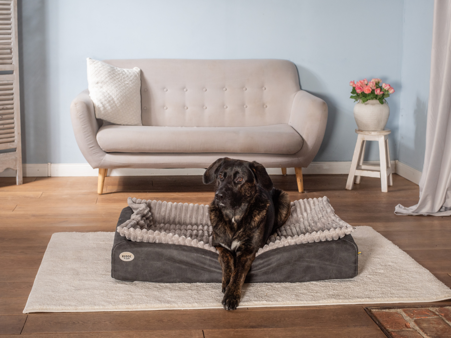 KUDDE vegan suede dog bed